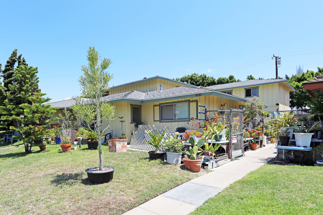 12072 Laguna St in Garden Grove, CA - Building Photo