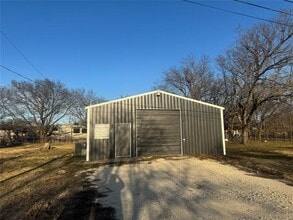 5541 Third St in Nevada, TX - Building Photo - Building Photo