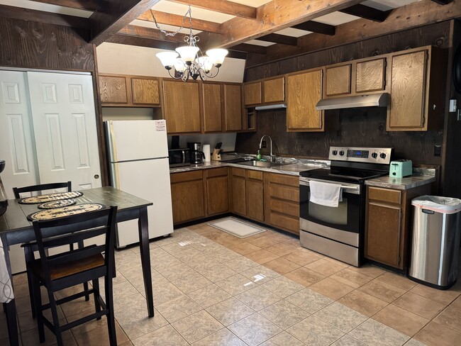 579 Martha Ave, Unit Apartment C