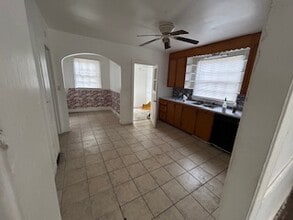 121 N Edgemont Ave in Gastonia, NC - Building Photo - Building Photo