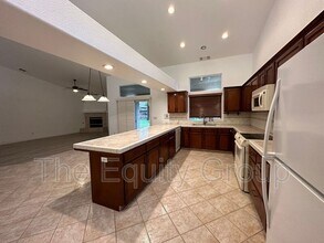1016 E Arlen Ave in Visalia, CA - Building Photo - Building Photo