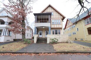 812 Orange St in New Haven, CT - Building Photo