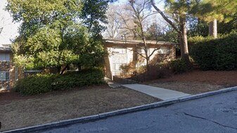 115 Biscayne Dr NW, Unit A12 in Atlanta, GA - Building Photo