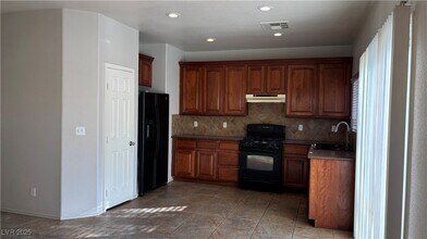 6365 Pebblecreek Lodge Way in Las Vegas, NV - Building Photo - Building Photo