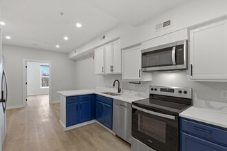 48 S Carrollton Ave in Baltimore, MD - Foto de edificio - Building Photo