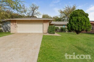717 Marlow Pl in Arlington, TX - Building Photo