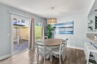 11 Wild Horse Loop in Rancho Santa Margarita, CA - Foto de edificio - Building Photo