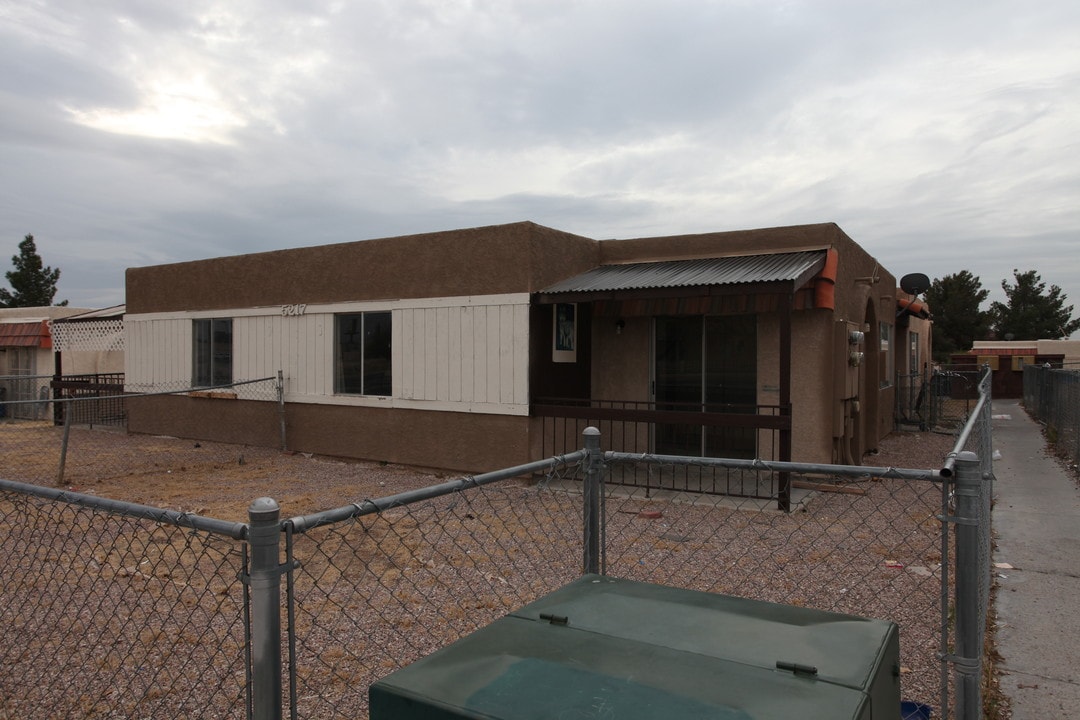 5217 W Cheyenne Ave in Las Vegas, NV - Building Photo
