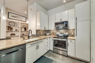 2950 McKinney Ave in Dallas, TX - Building Photo - Building Photo