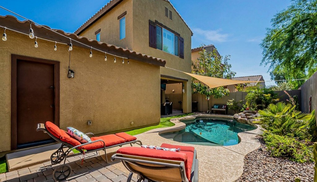 280 E Indigo Dr in Chandler, AZ - Building Photo