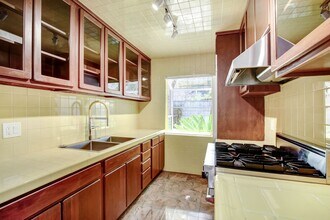 807 5th St in Santa Monica, CA - Building Photo - Building Photo