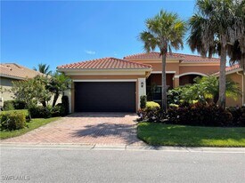13548 Coronado Dr in Naples, FL - Building Photo