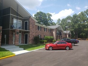 Lamplighter Apartments in Columbia, SC - Building Photo - Building Photo