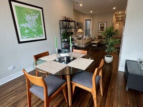 1328 N Maplewood Ave, Unit 3 in Chicago, IL - Building Photo - Building Photo
