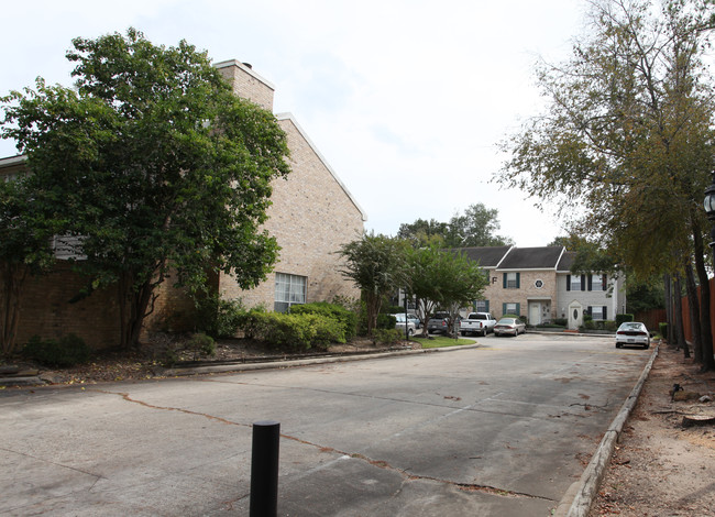 The Townhomes at Pinehollow in Conroe, TX - Building Photo - Building Photo