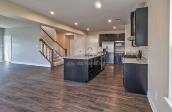 8225 Spiral Dr in Chesterfield, VA - Building Photo - Building Photo