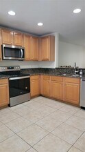 5923 Manchester Way in Tamarac, FL - Building Photo - Building Photo