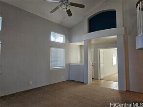 91-215-215 Paiaha Pl in Kapolei, HI - Building Photo - Building Photo