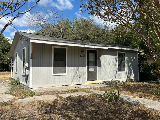 1263 Chalmers Ave in San Antonio, TX - Building Photo - Building Photo