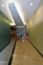 175 S Lake Ave, Unit 406 in Pasadena, CA - Foto de edificio - Building Photo