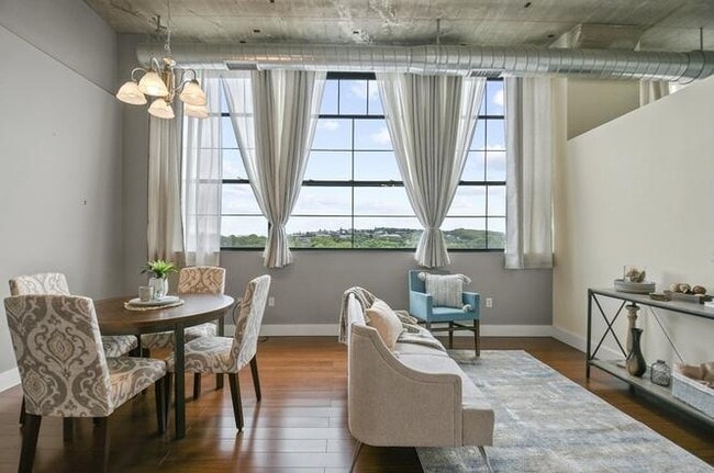 property at 21 Illinois St