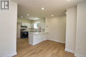 126 Evans St in Hamilton, ON - Building Photo - Building Photo