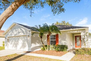 2502 Brownwood Dr in Mulberry, FL - Building Photo