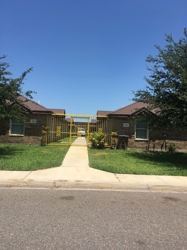 1406 Tampa St, Unit 1 in Edinburg, TX - Foto de edificio - Building Photo