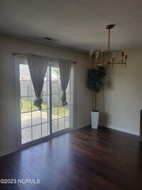 140 Cavalier Dr photo'