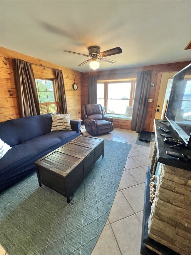 17 Wards Cove Rd