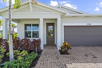 11340 SW Lyra Dr. in Port St. Lucie, FL - Building Photo - Building Photo