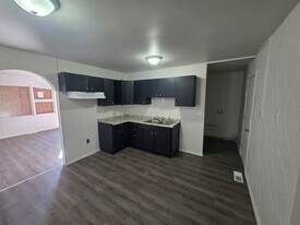 1735 Parklane Dr in Sauget, IL - Building Photo