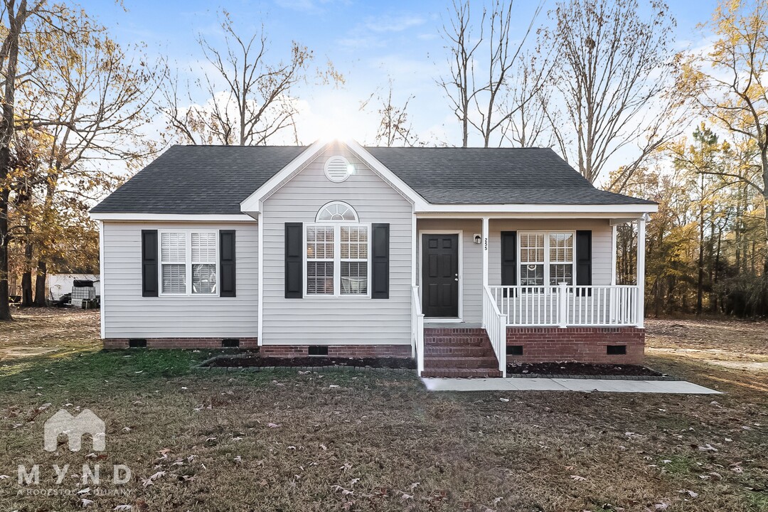 255 Morgan Pkwy in Zebulon, NC - Building Photo