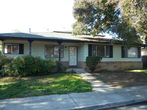 884 Bing Dr in Santa Clara, CA - Building Photo - Primary Photo