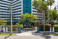 River Run Yacht Club Condominiums in Miami, FL - Building Photo - Building Photo