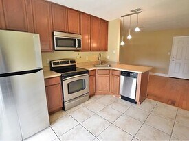 2282 Raeford Rd in Orlando, FL - Building Photo