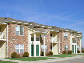 Cameron Court Apartments in New Haven, IN - Building Photo - Building Photo