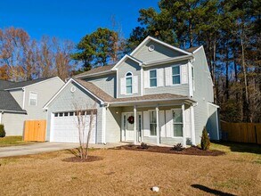 212 N Honey Springs Ave in Fuquay Varina, NC - Building Photo - Building Photo