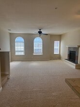 185 Johnson St in Windsor, CA - Building Photo - Building Photo