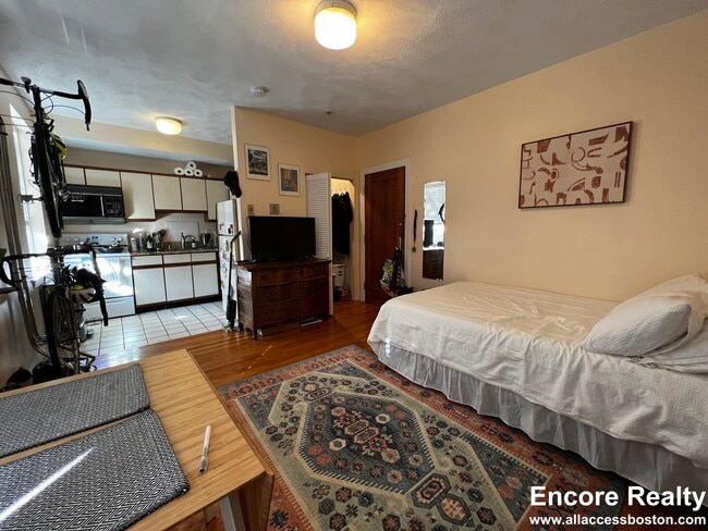 104 Warren St, Unit 92-205 in Boston, MA - Foto de edificio - Building Photo