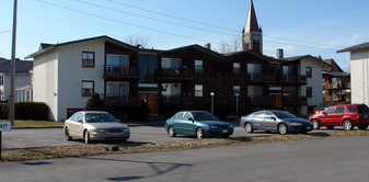 Clinton Court Apartments