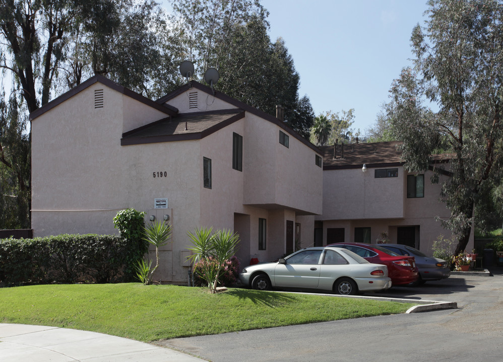 Plum Tree Apartments in Riverside, CA - Building Photo