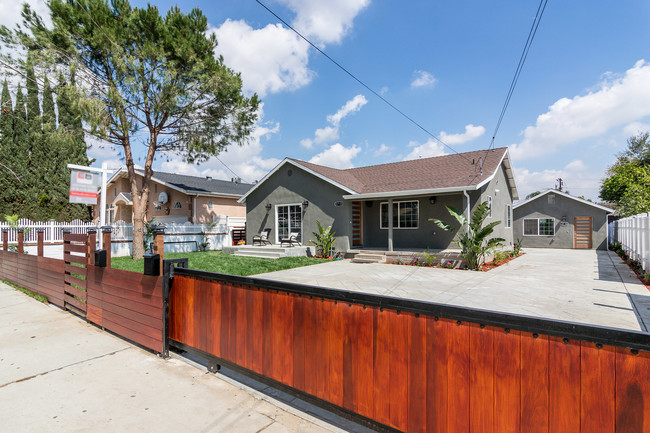 6718 Cedros in Van Nuys, CA - Building Photo - Other