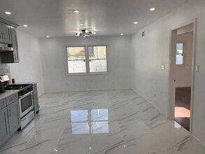 217 Armstrong Ave in Staten Island, NY - Building Photo - Building Photo