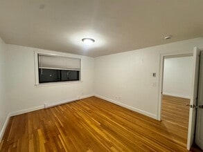 131 Summer St, Unit 37 in Malden, MA - Foto de edificio - Building Photo