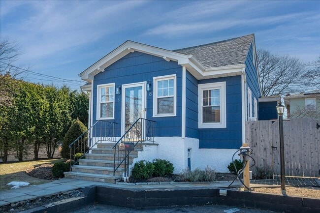 8 Ashford Pl in Yonkers, NY - Building Photo - Building Photo