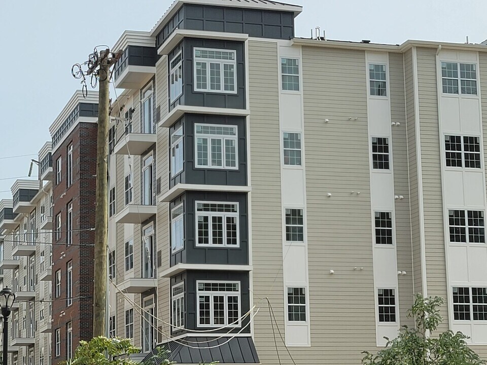 95 Murray St, Unit 216 in Elizabeth, NJ - Building Photo