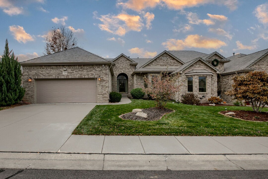 2239 Stone Creek Loop N in Lincoln, NE - Building Photo