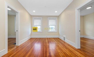 47 Brackett St, Unit 2 in Boston, MA - Building Photo - Building Photo