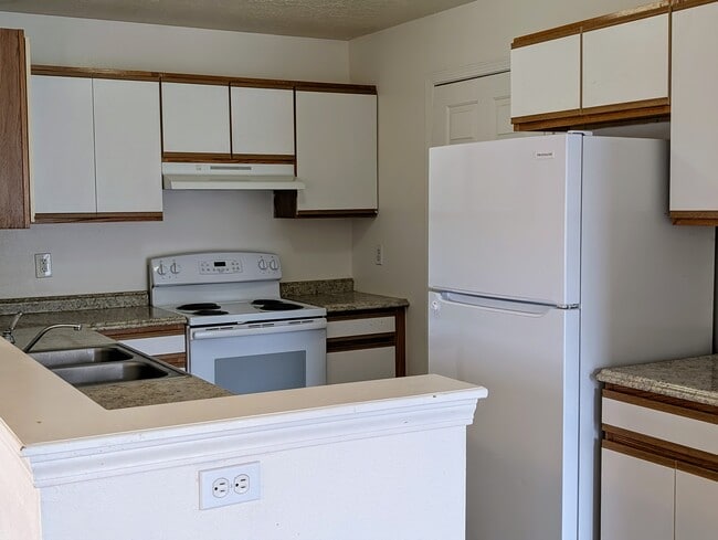 348 Lenore St, Unit 4 in Twin Falls, ID - Building Photo - Building Photo